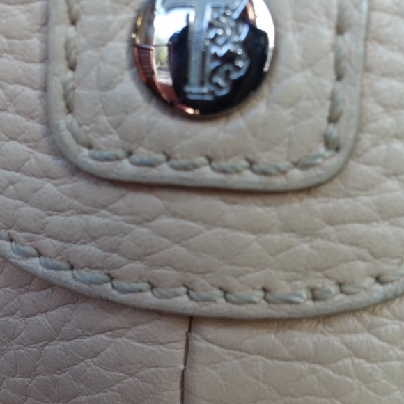 Tod's Miky Butter Pebbled Leather Hobo Bag - Picture 5 of 9
